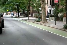 The Henry Street bike lane, undefiled.